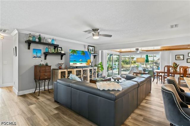 3122 SE 18th PL, Cape Coral, FL 33904