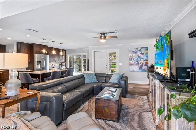 3122 SE 18th PL, Cape Coral, FL 33904