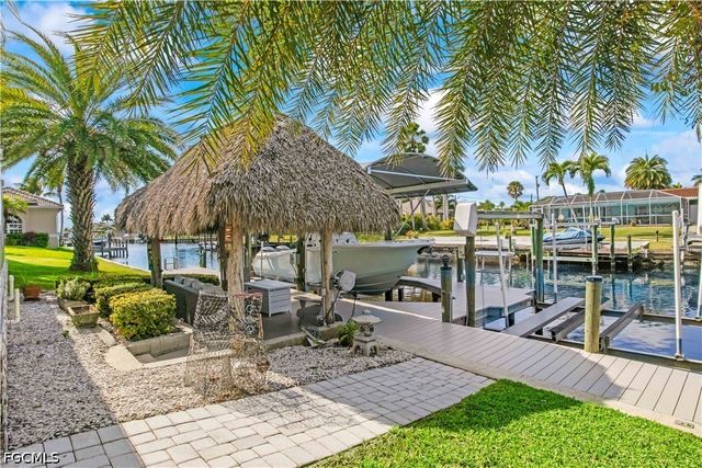 3122 SE 18th PL, Cape Coral, FL 33904
