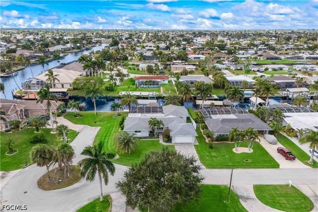 3122 SE 18th PL, Cape Coral, FL 33904