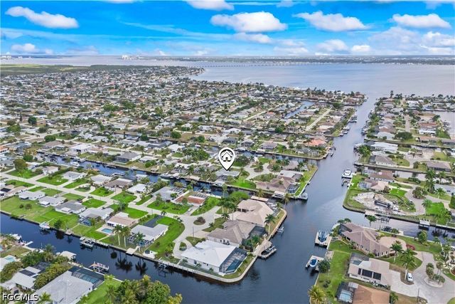 3122 SE 18th PL, Cape Coral, FL 33904