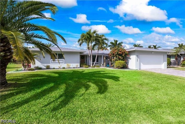 3122 SE 18th PL, Cape Coral, FL 33904