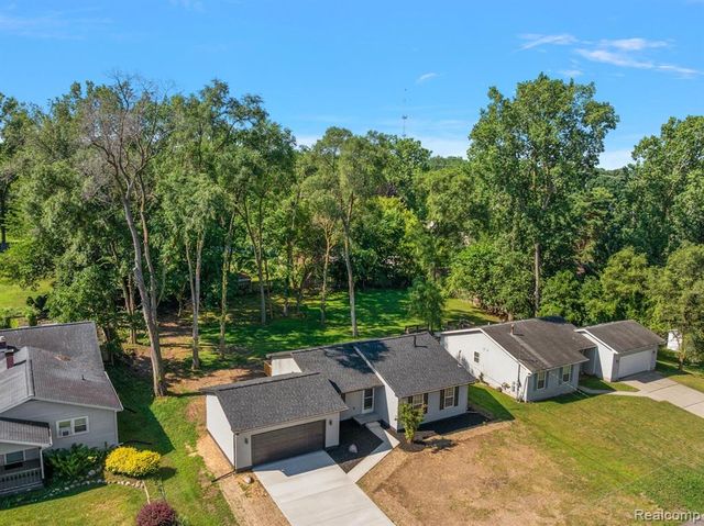 2022 Robinson Road, Lansing, MI 48910
