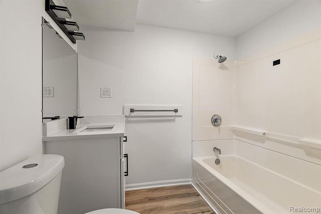 2022 Robinson Road, Lansing, MI 48910