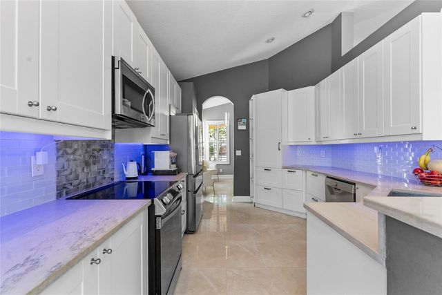 10602 ROCHESTER WAY, Tampa, FL 33626