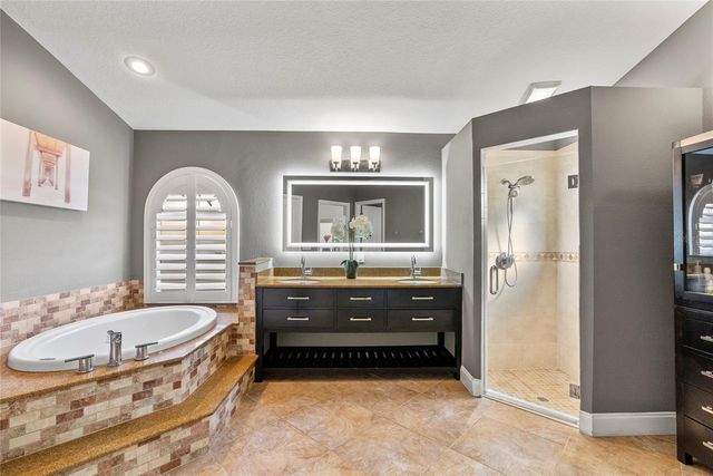10602 ROCHESTER WAY, Tampa, FL 33626
