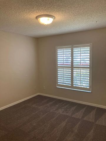 1065 S 13th Square, Vero Beach, FL 32960
