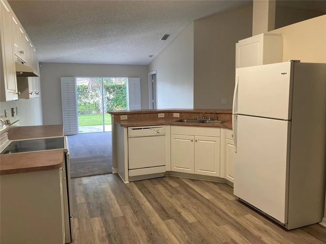 1065 S 13th Square, Vero Beach, FL 32960