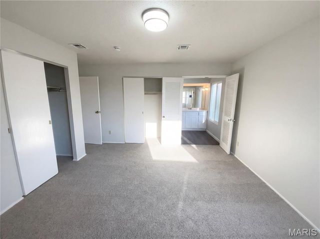 4918 Caribee Drive, St Louis, MO 63128