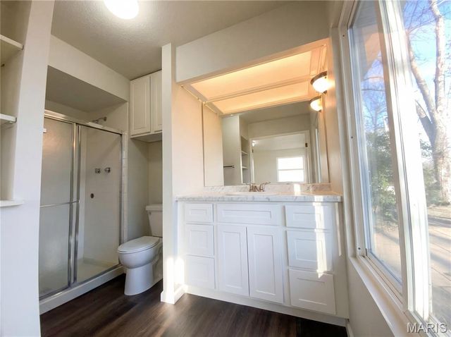 4918 Caribee Drive, St Louis, MO 63128