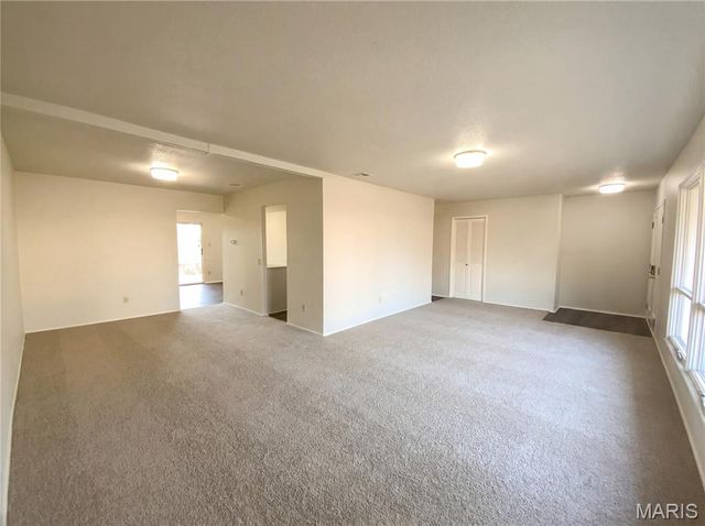 4918 Caribee Drive, St Louis, MO 63128