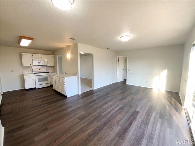 4918 Caribee Drive, St Louis, MO 63128