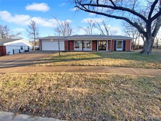 4918 Caribee Drive, St Louis, MO 63128
