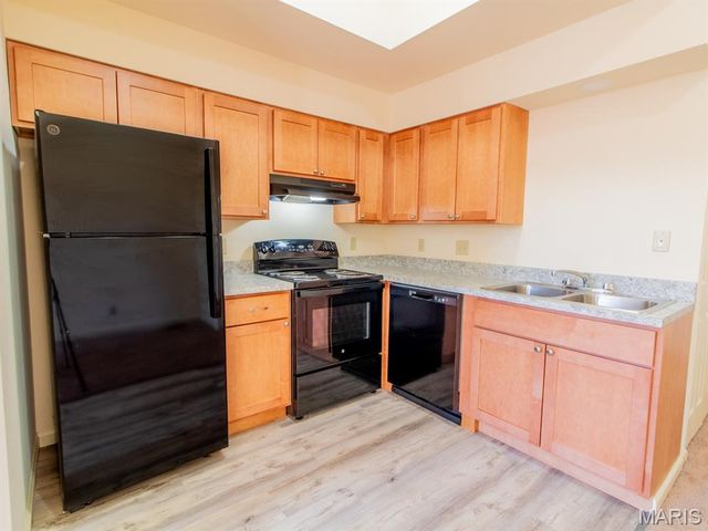 2007 S 11th Street, St Louis, MO 63104