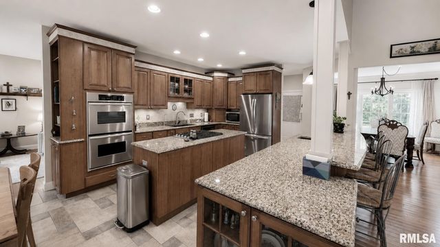 6607 N Saint Marys Road, Peoria, IL 61614