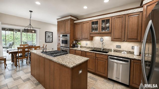 6607 N Saint Marys Road, Peoria, IL 61614