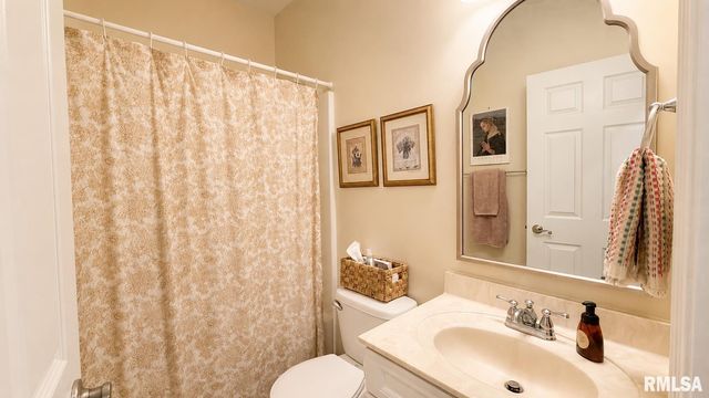 6607 N Saint Marys Road, Peoria, IL 61614