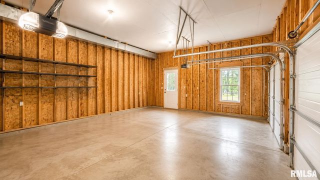 6607 N Saint Marys Road, Peoria, IL 61614