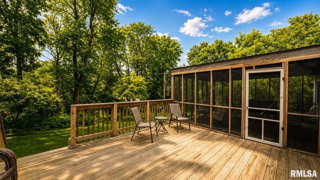 6607 N Saint Marys Road, Peoria, IL 61614