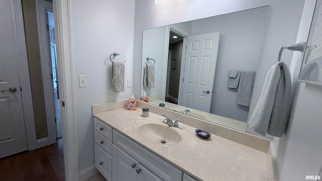 6607 N Saint Marys Road, Peoria, IL 61614