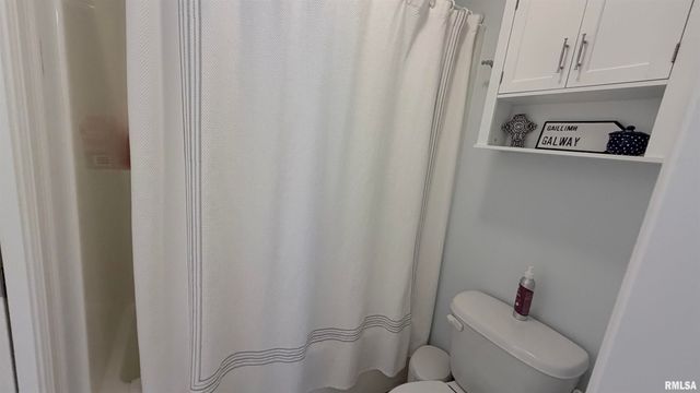 6607 N Saint Marys Road, Peoria, IL 61614