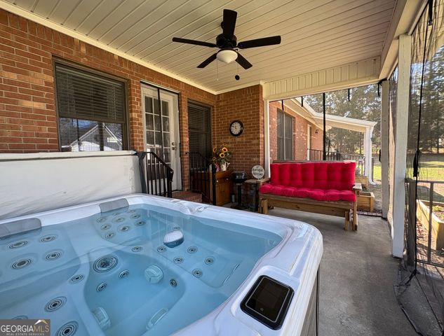 319 Greenbriar Drive, Byron, GA 31008