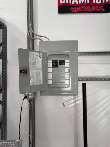 319 Greenbriar Drive, Byron, GA 31008