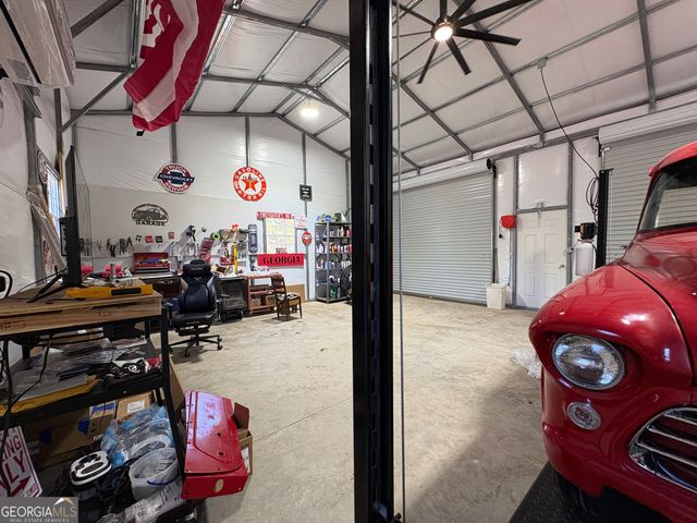 319 Greenbriar Drive, Byron, GA 31008