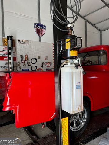 319 Greenbriar Drive, Byron, GA 31008