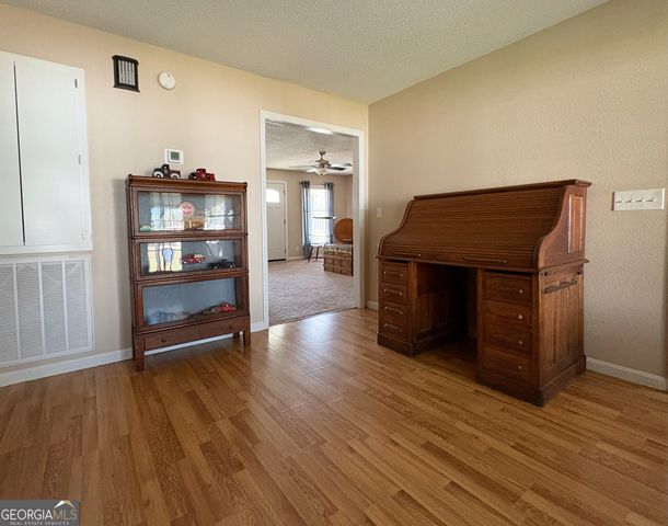 319 Greenbriar Drive, Byron, GA 31008