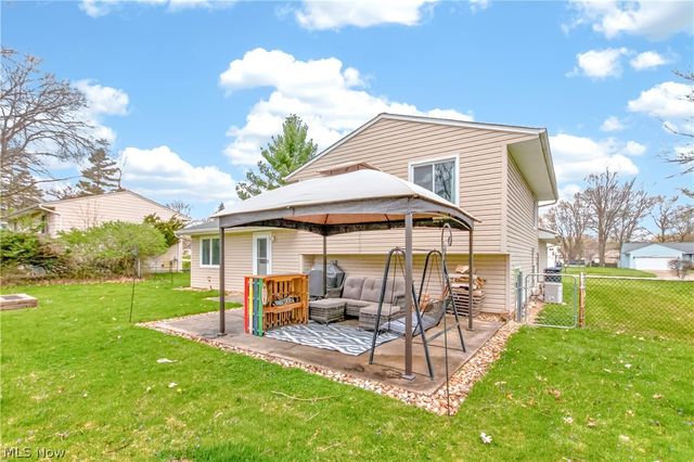 3802 Bramblewood Drive, Brunswick, OH 44212