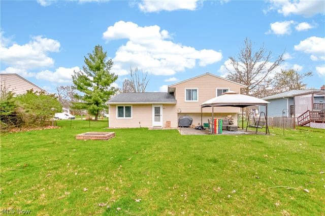 3802 Bramblewood Drive, Brunswick, OH 44212