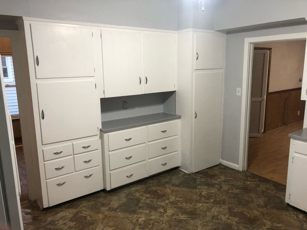 Image 8 of property listing at 708 E 11th Street, Centralia, IL 62801