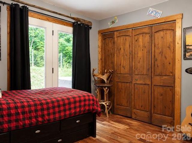 77 E Lake Dr East Lake Drive 18, Fairview, NC 28730