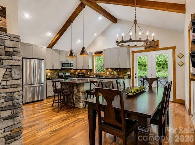 77 E Lake Dr East Lake Drive 18, Fairview, NC 28730