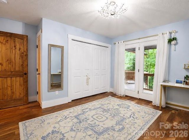 77 E Lake Dr East Lake Drive 18, Fairview, NC 28730