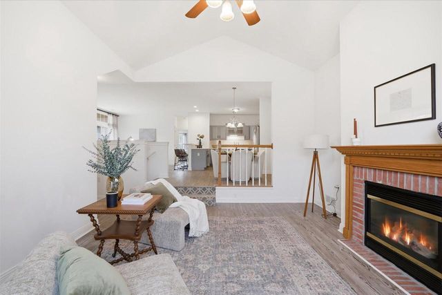 2253 W Vista Bella DRIVE, Oak Creek, WI 53154