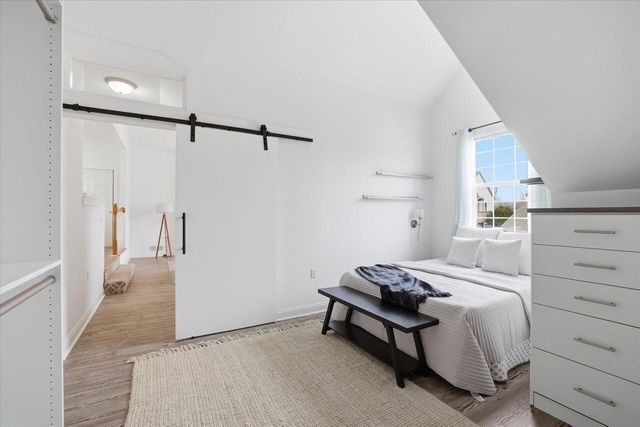 2253 W Vista Bella DRIVE, Oak Creek, WI 53154