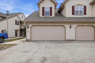 2253 W Vista Bella DRIVE, Oak Creek, WI 53154