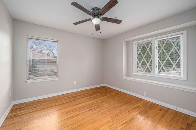 1508 N San Jacinto Street, Conroe, TX 77301