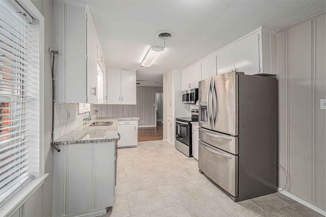 1508 N San Jacinto Street, Conroe, TX 77301