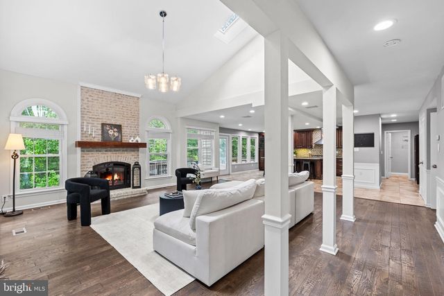 6836 COMPTON HEIGHTS CIR, Clifton, VA 20124