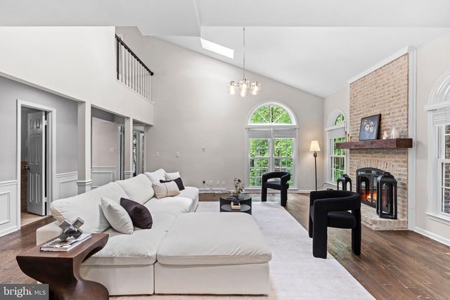 6836 COMPTON HEIGHTS CIR, Clifton, VA 20124
