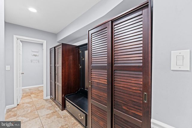 6836 COMPTON HEIGHTS CIR, Clifton, VA 20124