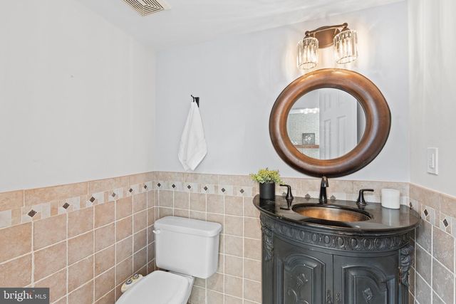 6836 COMPTON HEIGHTS CIR, Clifton, VA 20124