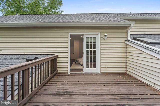 6836 COMPTON HEIGHTS CIR, Clifton, VA 20124