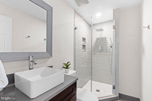 6836 COMPTON HEIGHTS CIR, Clifton, VA 20124