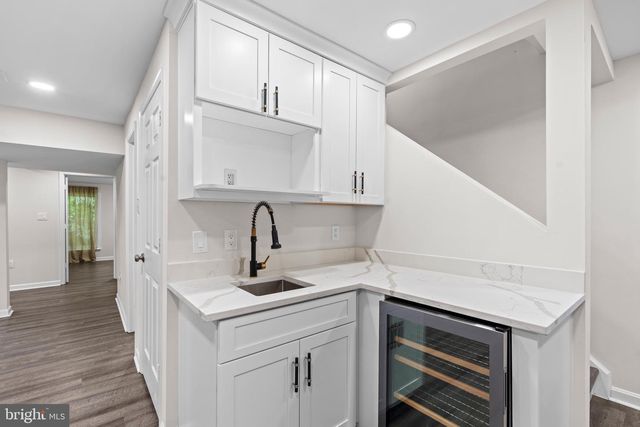 6836 COMPTON HEIGHTS CIR, Clifton, VA 20124