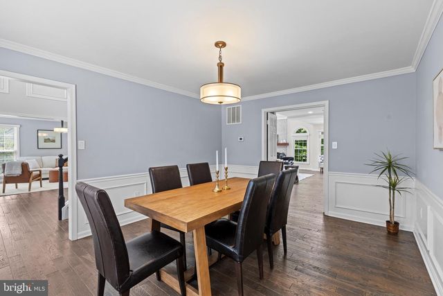 6836 COMPTON HEIGHTS CIR, Clifton, VA 20124