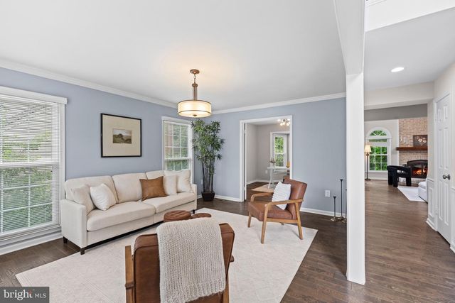 6836 COMPTON HEIGHTS CIR, Clifton, VA 20124